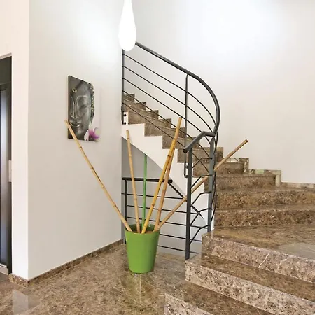 Vakantiehuis In With Kitchen
