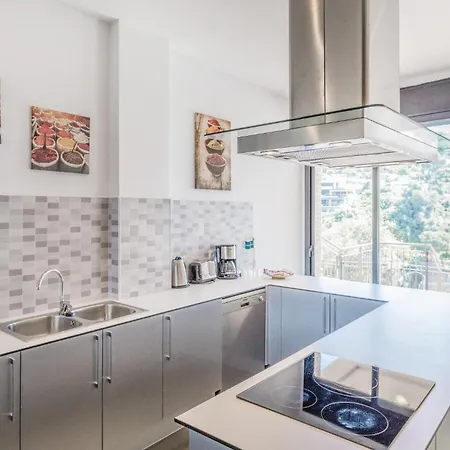In With Kitchen