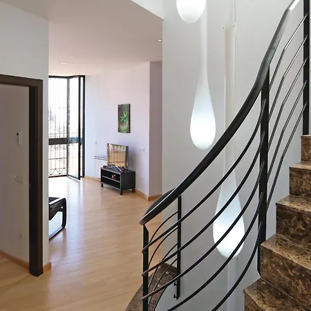 In With Kitchen Санта-Сусанна